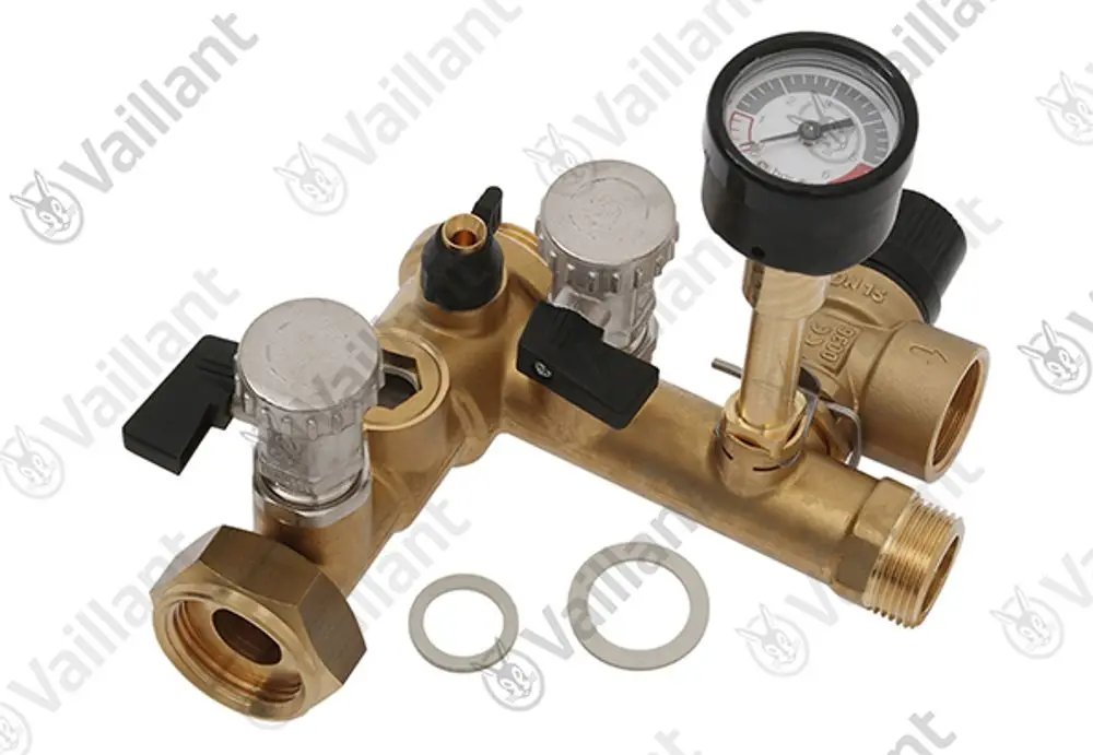 Vaillant Armatur aus Messing mit Manometer, zwei Absperrhähnen und Anschluss für Wasserleitungen, montiert auf einer Grundplatte.